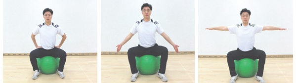 짐볼 위에 앉아 균형 잡기를 하고 있는 남자 사진 3장(동작은 아래 표 참조)